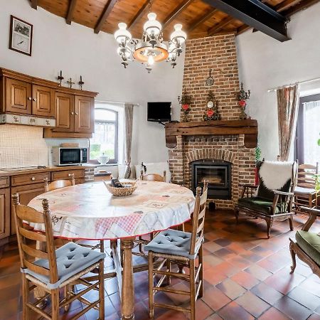Stunning Holiday Home In Oombergen With Terrace And Garden Zottegem Luaran gambar