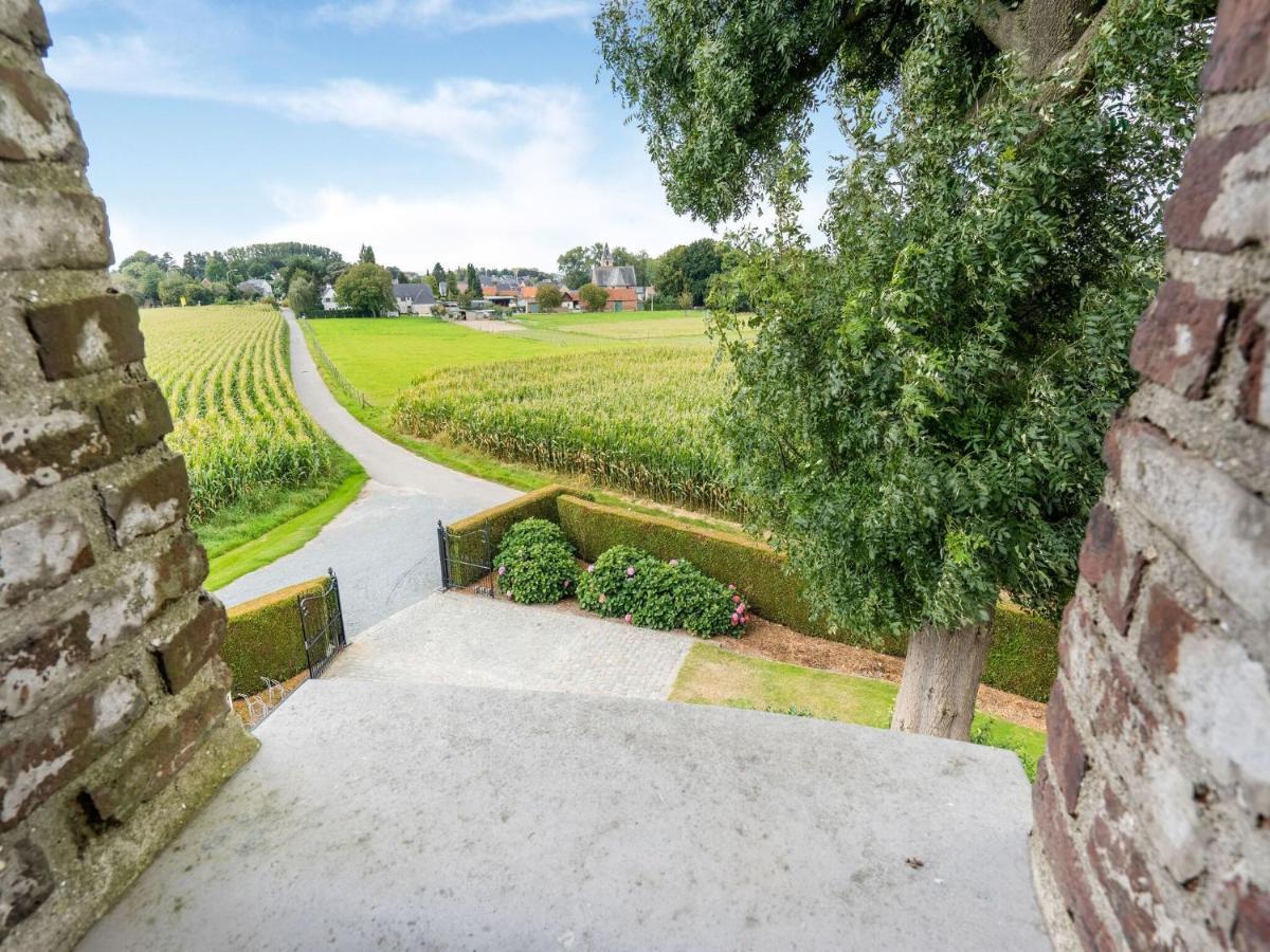 Stunning Holiday Home In Oombergen With Terrace And Garden Zottegem Luaran gambar