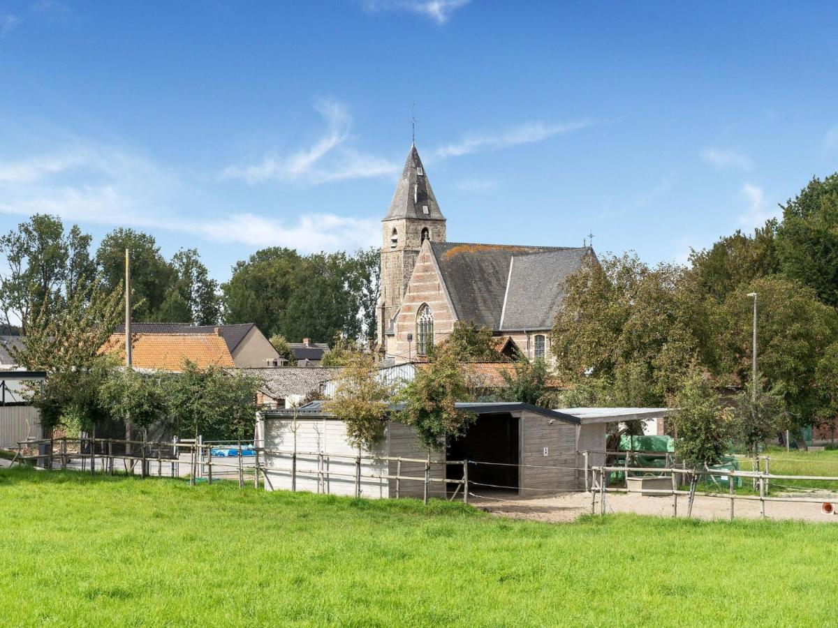 Stunning Holiday Home In Oombergen With Terrace And Garden Zottegem Luaran gambar
