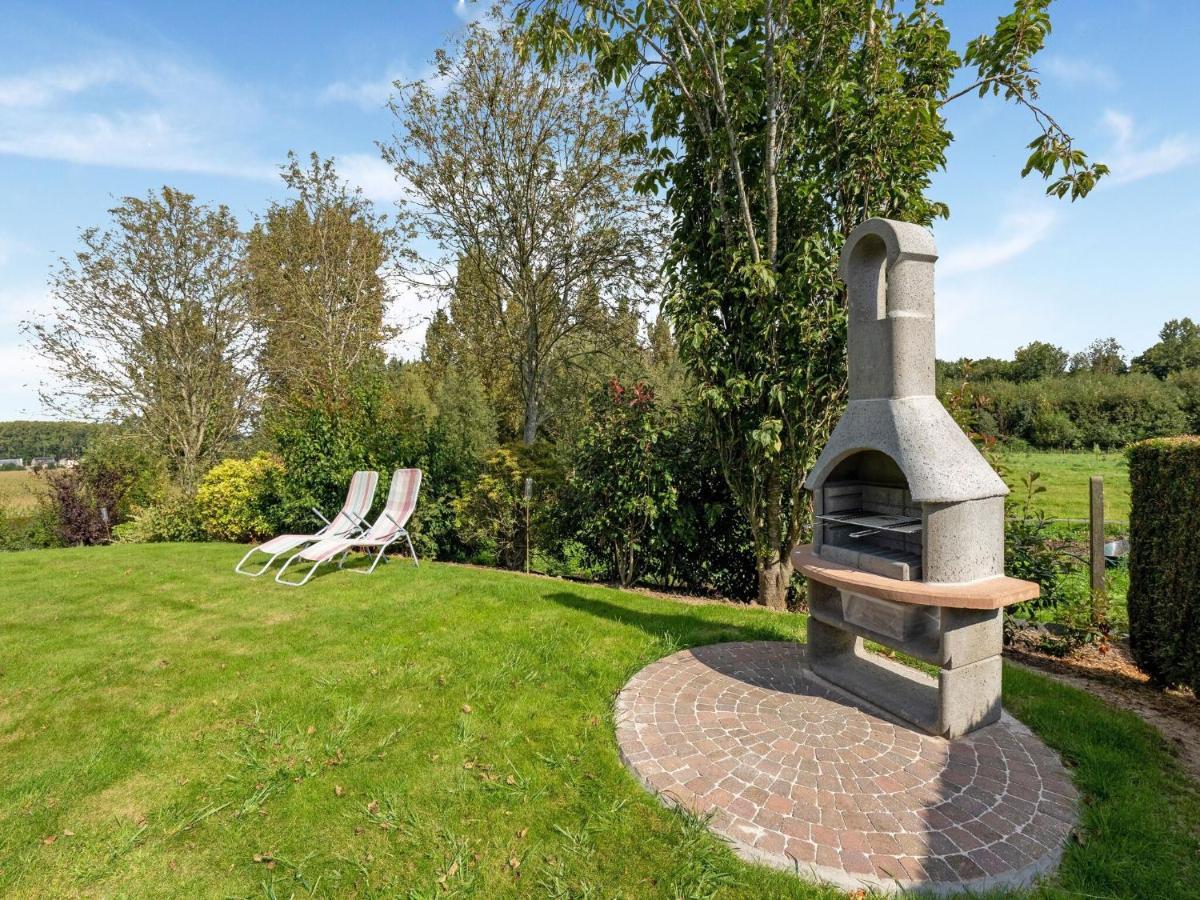 Stunning Holiday Home In Oombergen With Terrace And Garden Zottegem Luaran gambar
