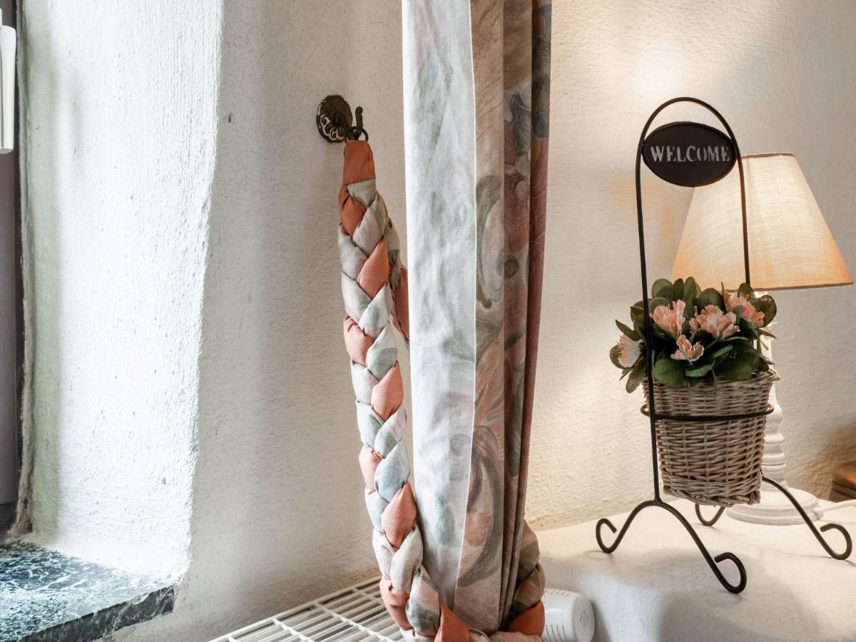 Stunning Holiday Home In Oombergen With Terrace And Garden Zottegem Luaran gambar