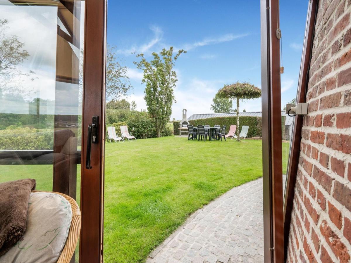 Stunning Holiday Home In Oombergen With Terrace And Garden Zottegem Luaran gambar