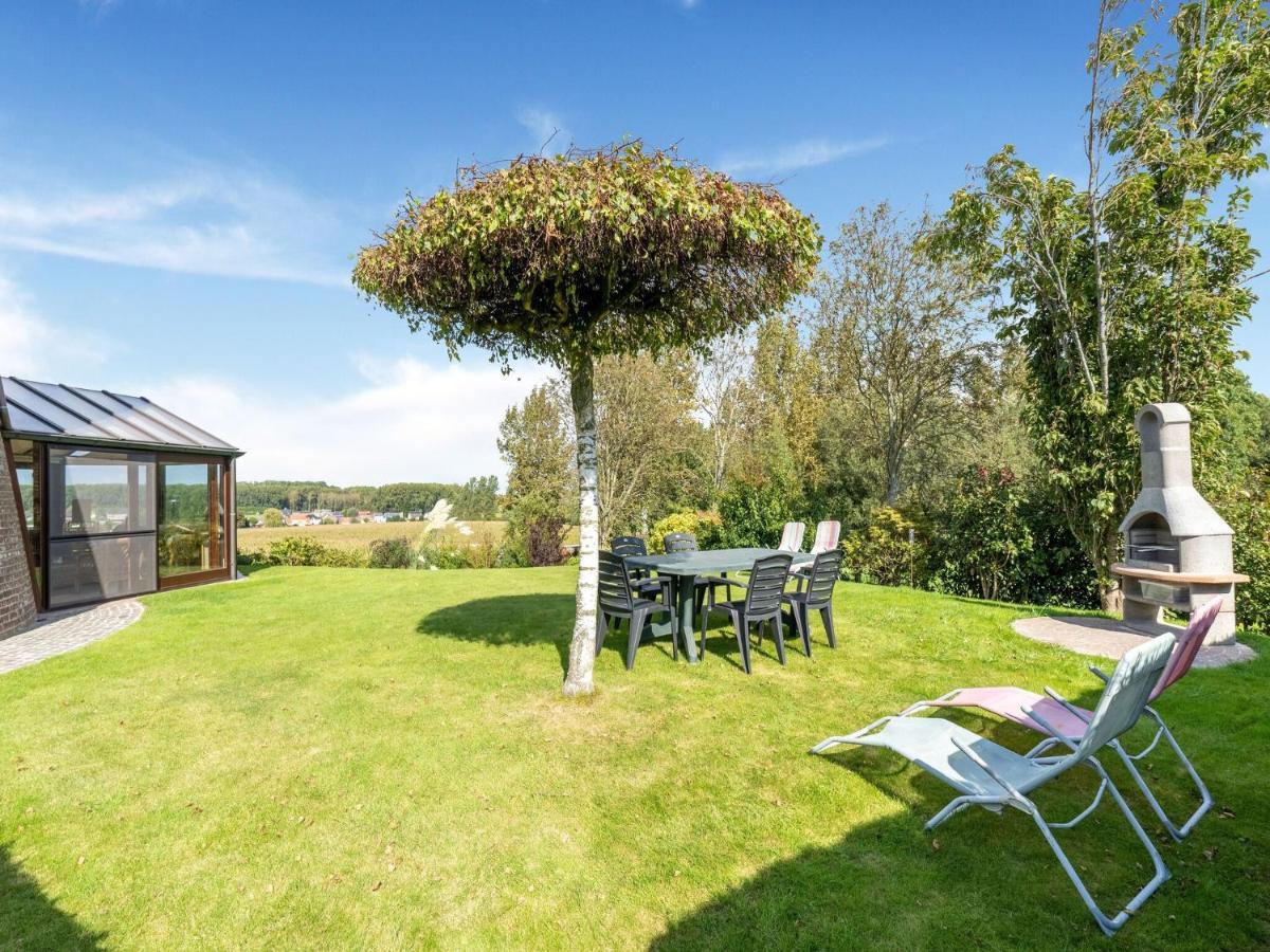 Stunning Holiday Home In Oombergen With Terrace And Garden Zottegem Luaran gambar