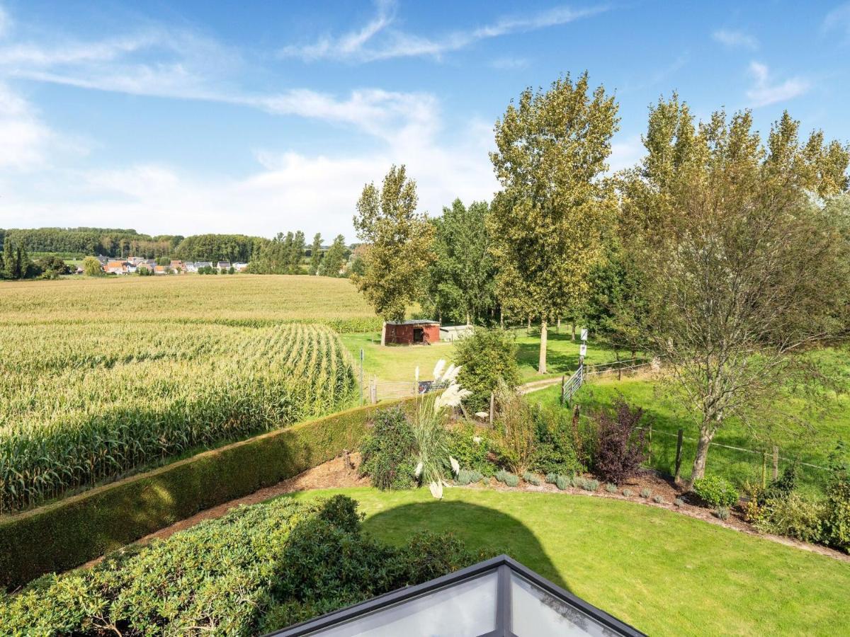 Stunning Holiday Home In Oombergen With Terrace And Garden Zottegem Luaran gambar